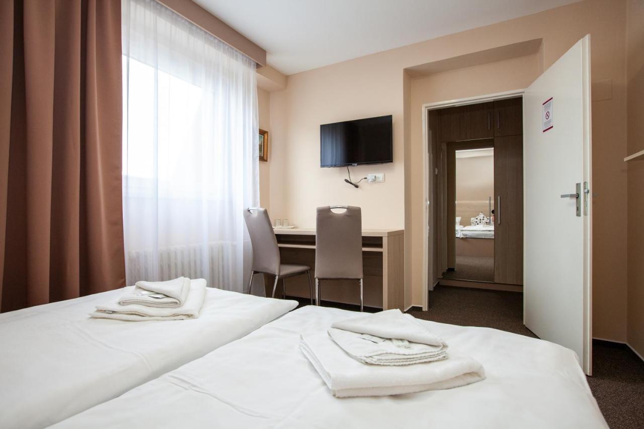 Hotel Stella Plzen Exterior photo
